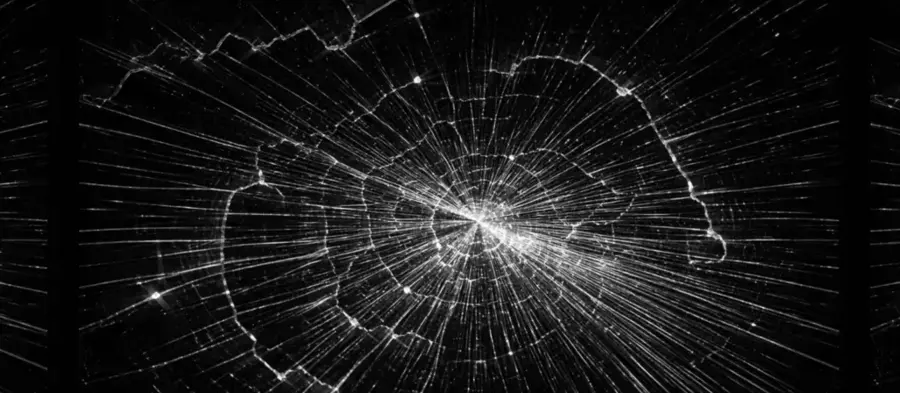 Broken screen screensaver image